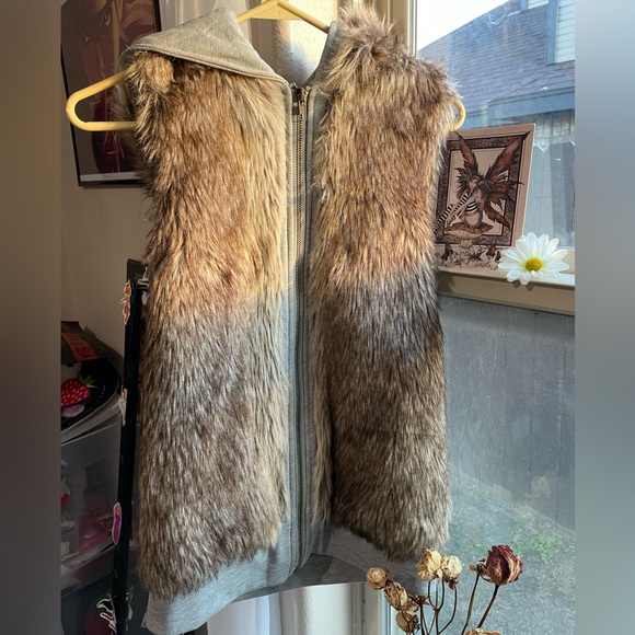 Y2k Faux fur furry hooded reversible sweater vest - Picture 10 of 17